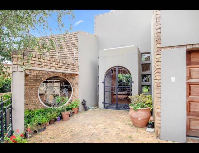 4 BEDROOM HOUSE FOR SALE IN NOORDHEUWEL